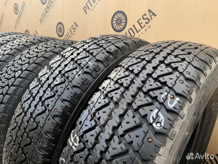 Kumho Road Venture AT 825 205/85 R16 104S