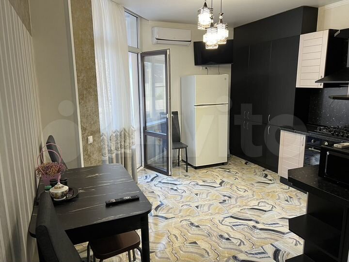 2-к. квартира, 64 м², 1/4 эт.