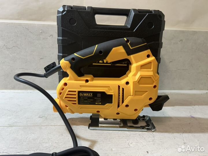 Лобзик dewalt 1180W