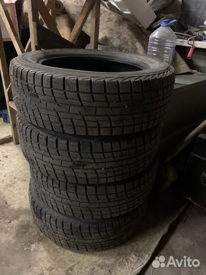 Yokohama Ice Guard IG30 215/60 R17