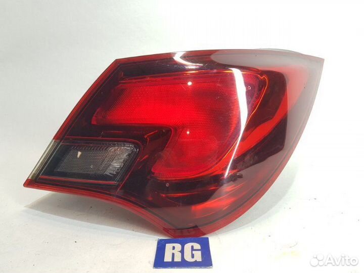 Фонарь правый Opel Astra J GTC 1.4 A14NET 2012