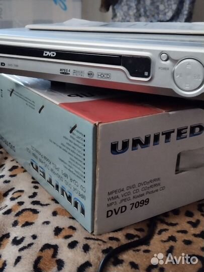 DVD плеер проигрователь