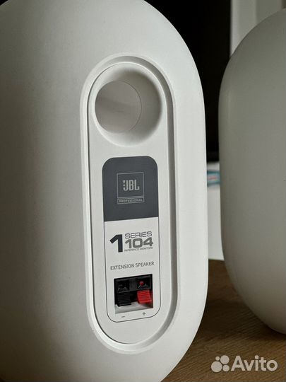 Продам студийный колонки мониторы JBL-104 BT