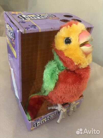Попугай Full real от Hasboro
