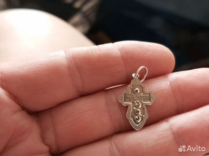 Серебряный крестик