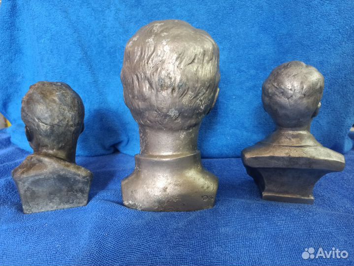 Бюст. Есенин