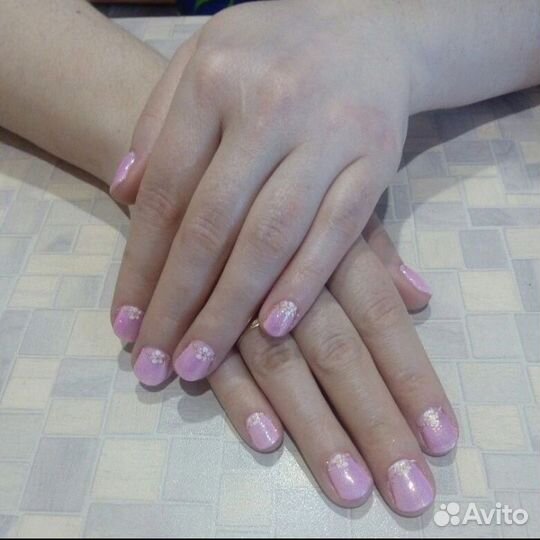 Модель на маникюр