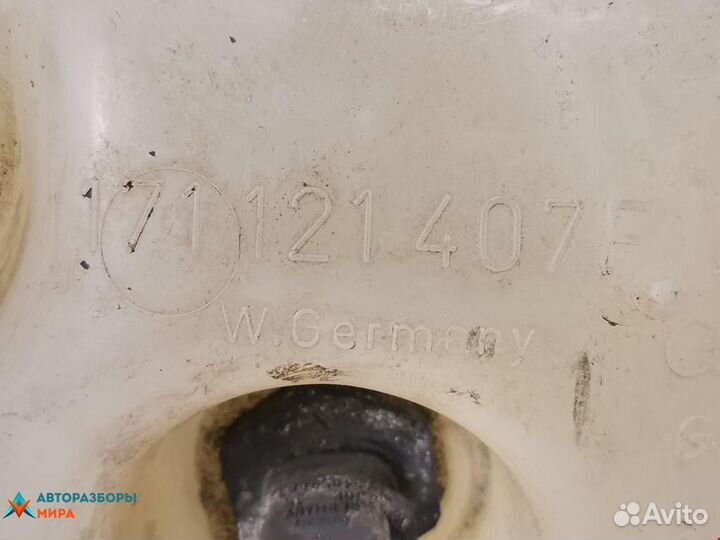 Бачок расширительный Volkswagen Passat B2 1986