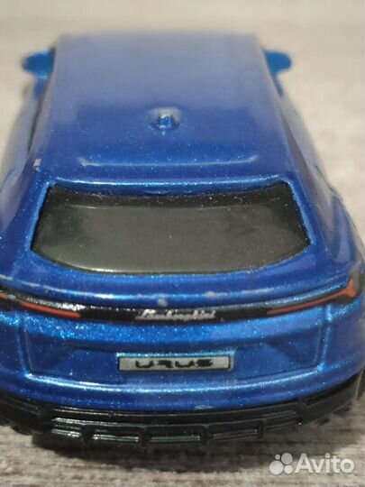 Машина Lamborghini Urus 2017 Hot WHeels