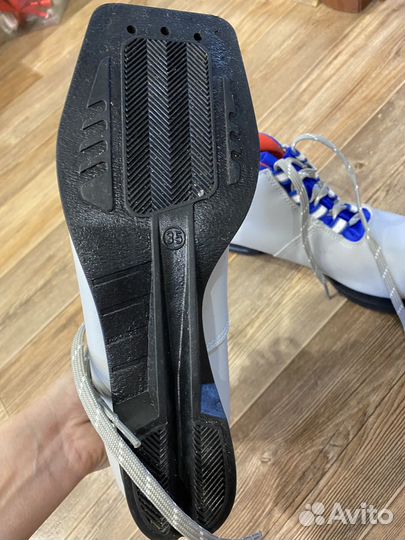 Лыжные ботинки 35р