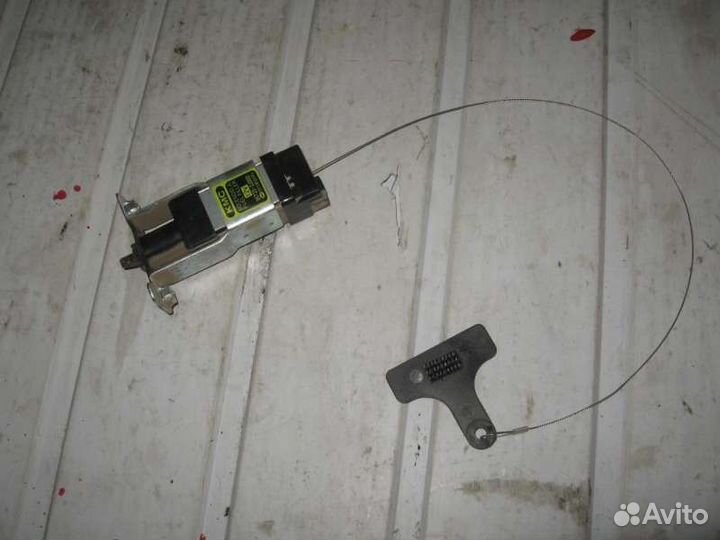 Активатор лючка бензобака Kia Sorento