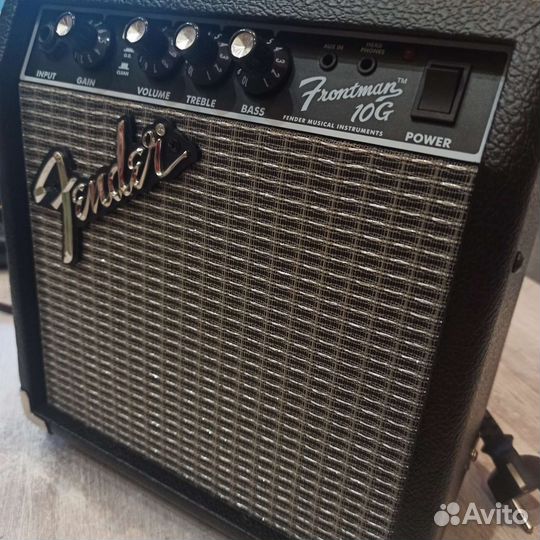 Электрогитара Fender Squier Stratocaster + комбик