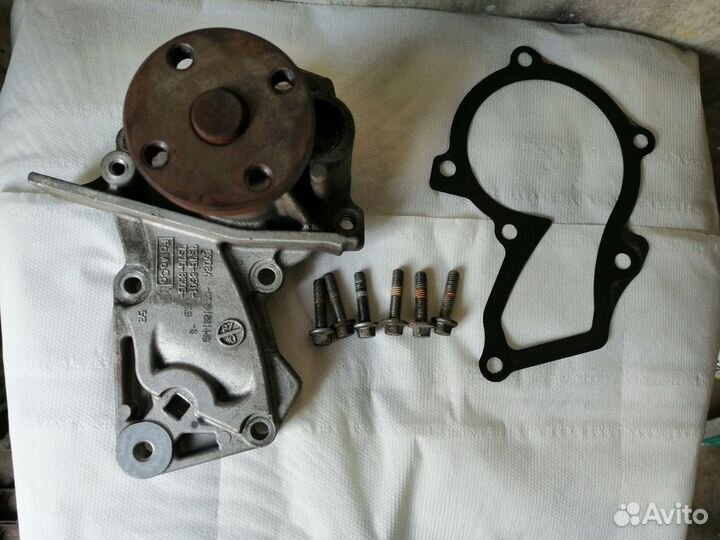 Помпа водяная ford fusion