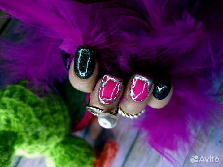 Модель на наращивание ногтей