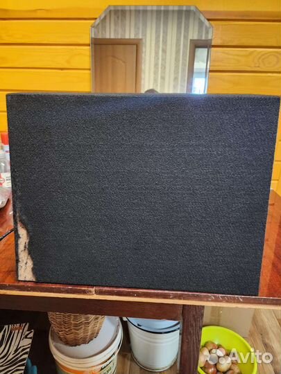 Автосабвуфер активный