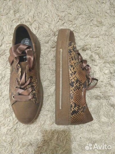 Ботинки женские 39 размер новые