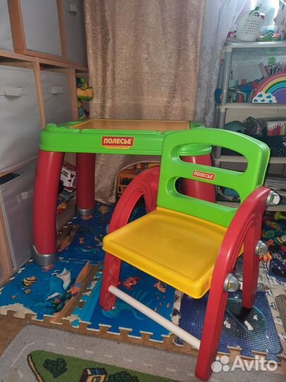 Детский стол и стул 