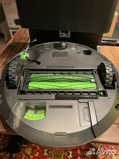 Робот пылесос irobot j7+ (новый)полный к-т