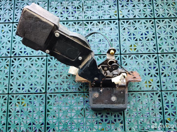 Замок багажника Hyundаi Elаntrа 3 лифтбек