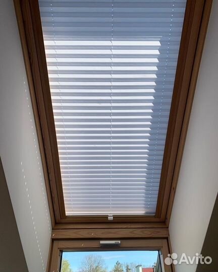 Шторы плиссе на мансардные окна