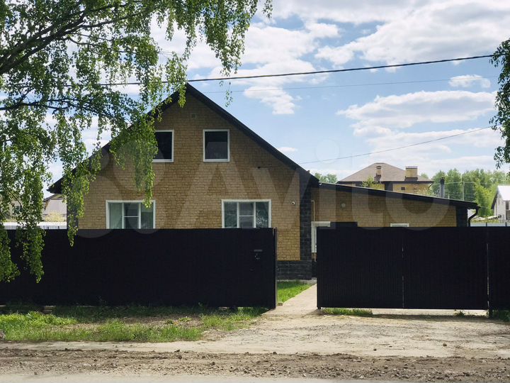 Дом 176 м² на участке 13 сот.