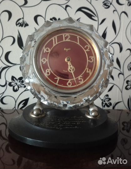 Настольные часы