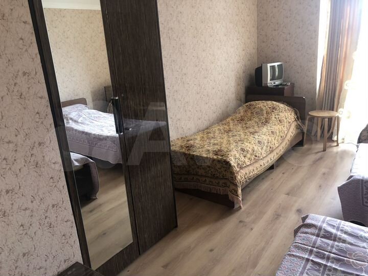 Комната 18 м² в 4-к., 3/3 эт.