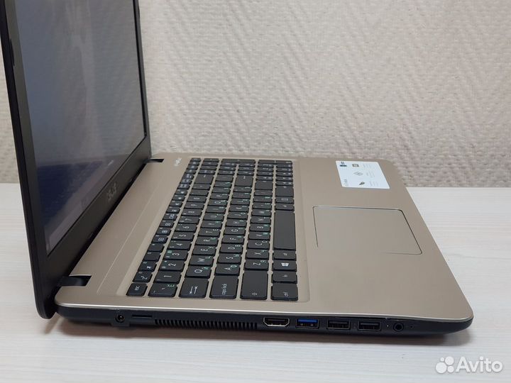 Ноутбук Asus на Core i3 7020U с MX110 2Gb