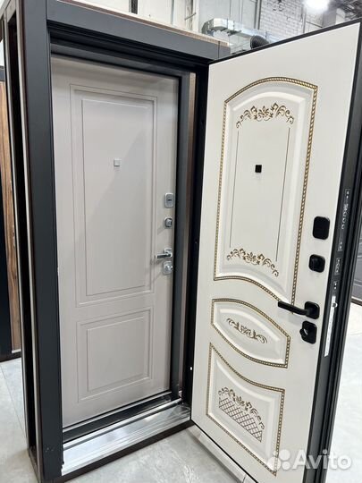 Дверь входная металлическая