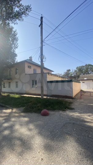 4-к. квартира, 130 м², 1/2 эт.