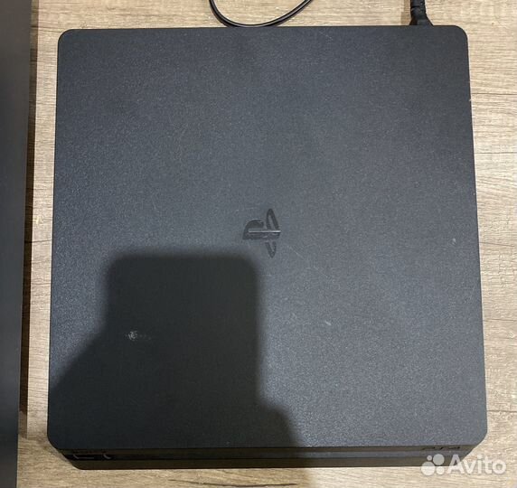 Консоль PS4 slim