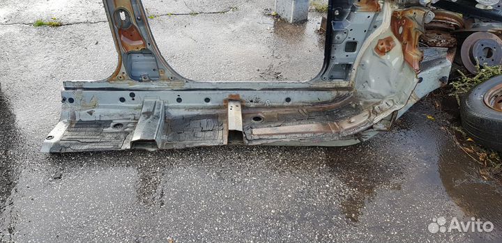 Toyota Camry v40 порог левый стойка центр