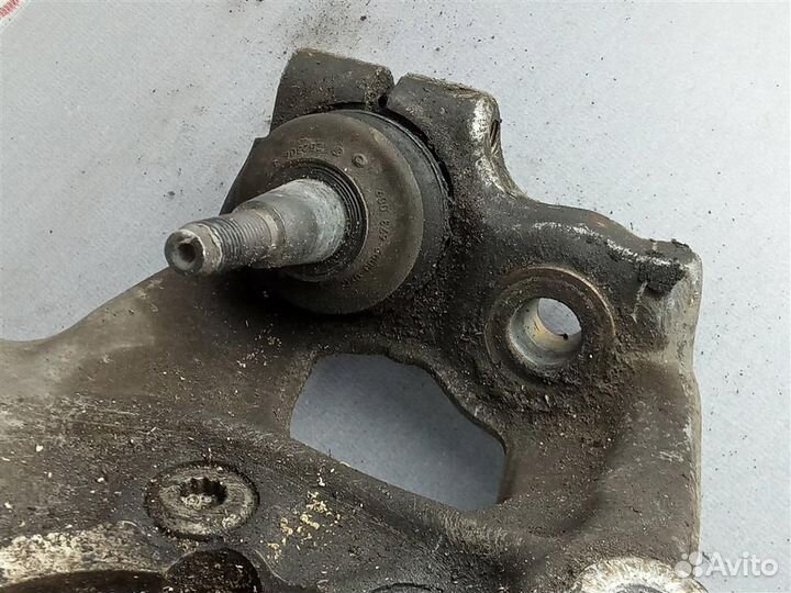 Кулак поворотный передний правый Audi A4 B8 (200