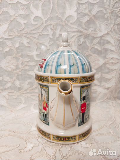 Коллекционный чайник Англия