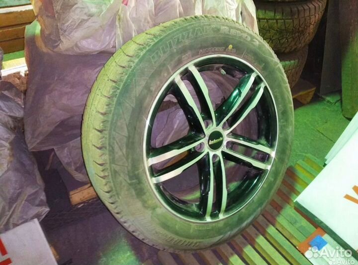 Bridgestone Blizzak Revo2 215/60 R17