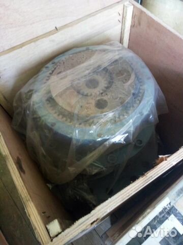 Редуктор поворота Hitachi ZX 200-3