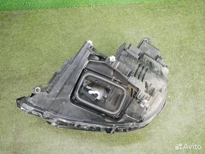 Фара правая Mercedes-Benz E-Class