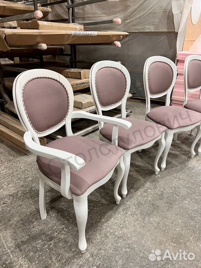 Столы и стулья