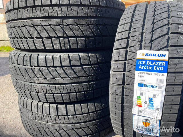 Sailun Ice Blazer Arctic EVO 245/45 R19