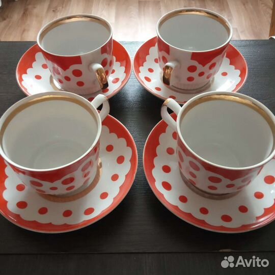 Чашки, блюдца, чайная пара, заварочный чайник