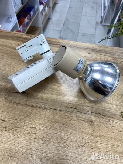 Трековые светильники на шинопроводе