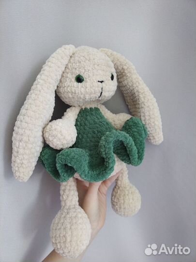 Вязаные плюшевые игрушки зайки