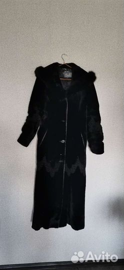 Мутоновая женская шуба