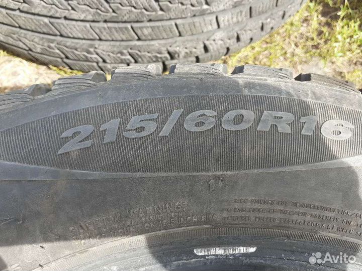 Roadstone Winguard Ice 215/60 R16