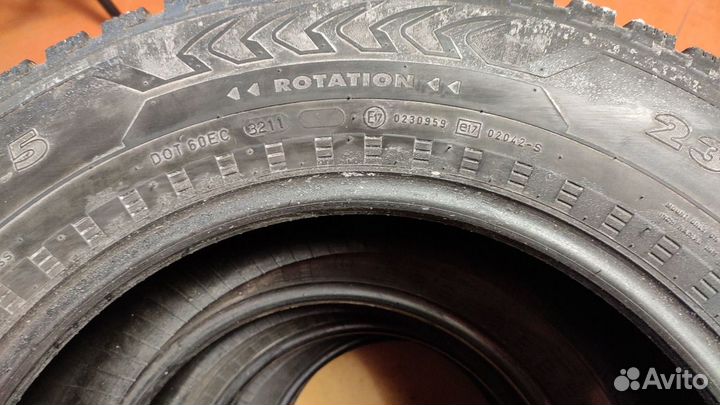 Nokian Tyres Hakkapeliitta 5 SUV 235/65 R17 108T