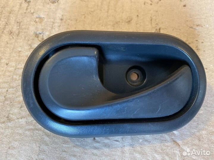 Ручка двери внутренняя левая Renault Logan