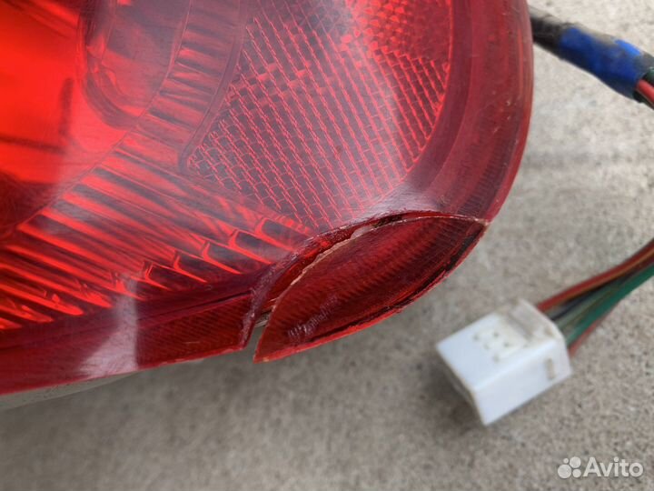 Фонарь задний правый Kia Spectra USA