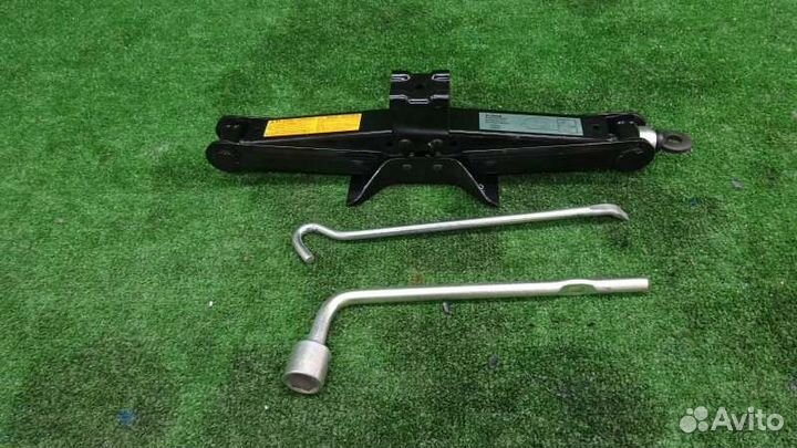 Домкрат Mitsubishi Outlander CW5W 4B12 2006/11