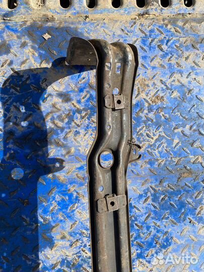 Подрадиаторная панель Ford Escort