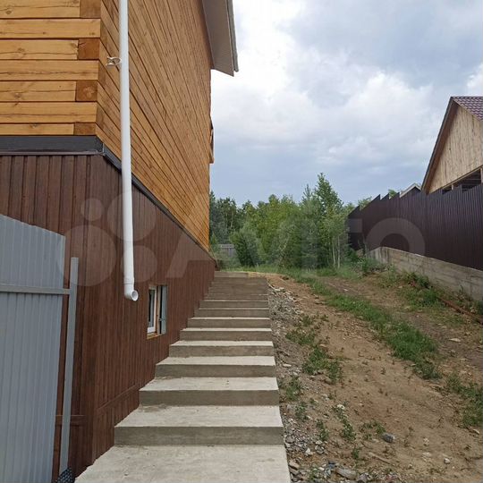 Дом 240 м² на участке 8 сот.